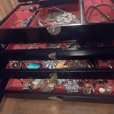Vintage Black Lacquer Jewelry Chest (No Contents)