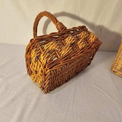 Collection of Baskets (B-JS)
