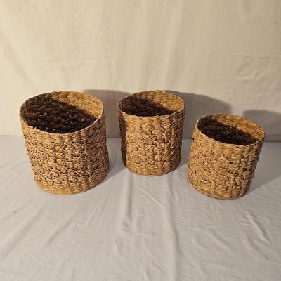 Collection of Baskets (B-JS)