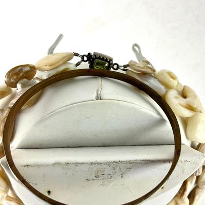 1409 Turtle necklace in Abalone Shell