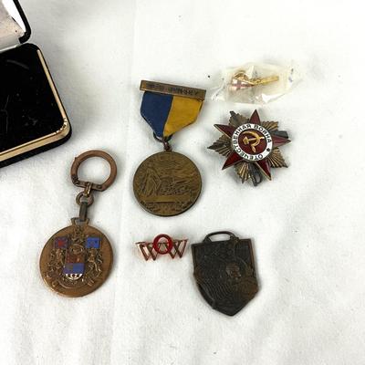 1422 Lot of Vintage Medals World War