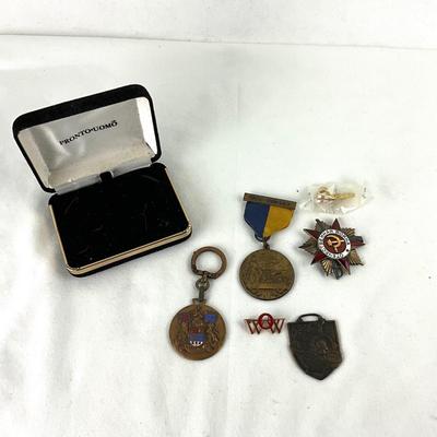 1422 Lot of Vintage Medals World War