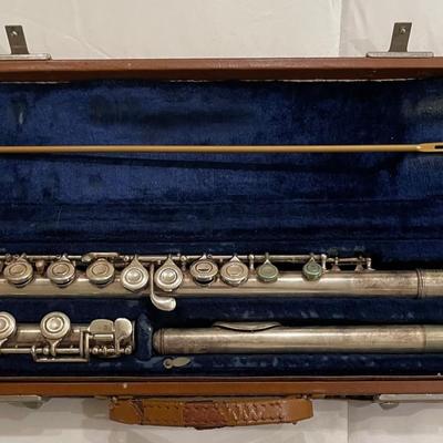 F.E. Olds Ambassador flute Silver with case/ SERIAL No. 178368