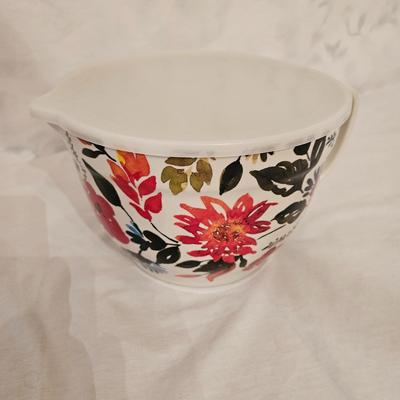 Nesting Pitchers with Bowls and Wooden Laminate Bowls (K-DW)