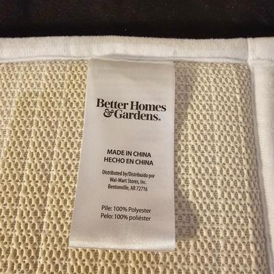 Assorted Towels, Bath Mats & More (B-JS)