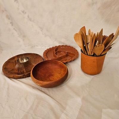 Chip and Dip Plates, a Wooden Bowl and Utinsels, and. Terracotta Container (K-DW)