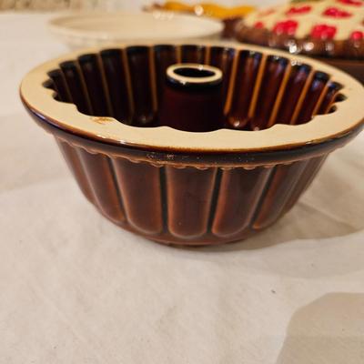 Longabarger Ceramic Pie Pan, Over and Back Pie Plate and More (K-DW)