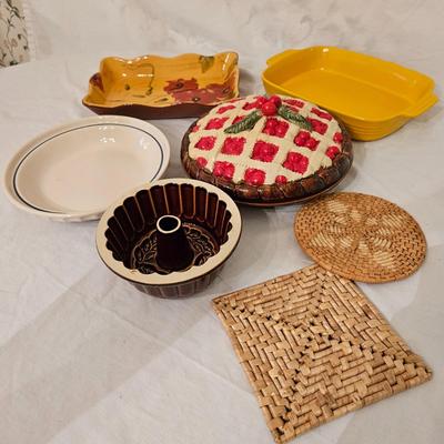 Longabarger Ceramic Pie Pan, Over and Back Pie Plate and More (K-DW)