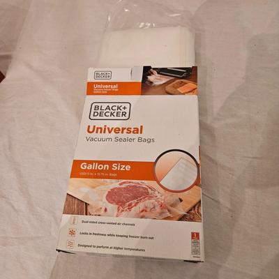 Nesco Vacuum Sealer and Vacuum Bags (K-DW)