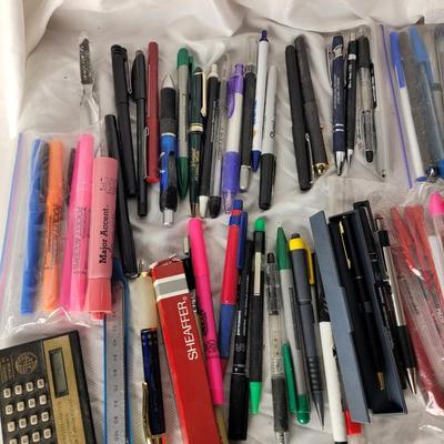 Lot of commemorative pens, advertising pens, red pens, sharpies, dry erase markerss