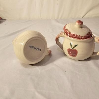 Apple Themed Crockery & More (K-JS)