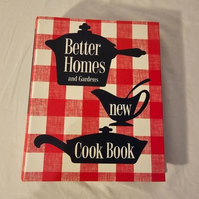 Kitchen Cookbooks & More Fun Kitchen Accessories (K-JS)