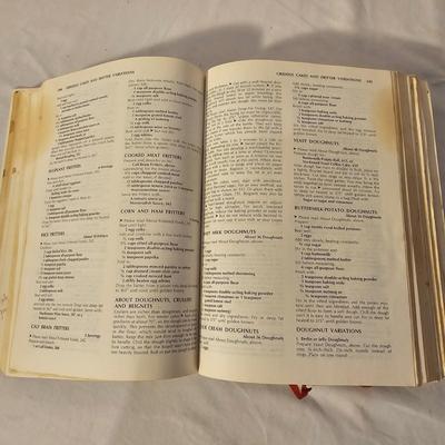 Kitchen Cookbooks & More Fun Kitchen Accessories (K-JS)