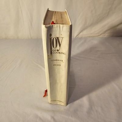 Kitchen Cookbooks & More Fun Kitchen Accessories (K-JS)