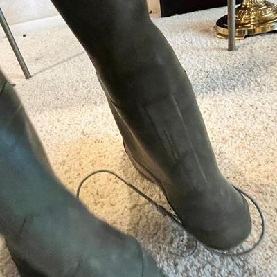 Rubber hip waders