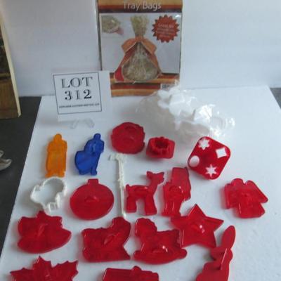 Lot of Vintage Plastic Cookie Cutters and Cookie Treat Bags