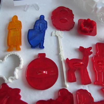 Lot of Vintage Plastic Cookie Cutters and Cookie Treat Bags