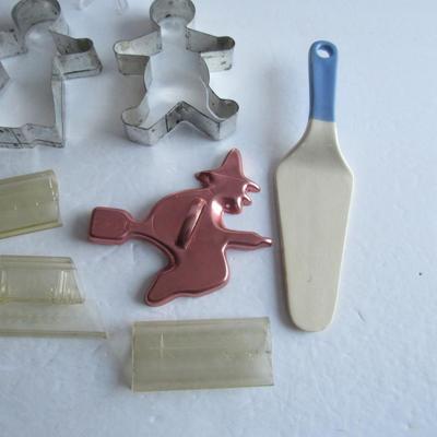 Lot of Misc Old Kitchenware, MCM Clips, Large Size Cutters, Pottery Pie Server