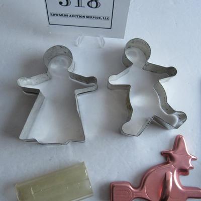 Lot of Misc Old Kitchenware, MCM Clips, Large Size Cutters, Pottery Pie Server