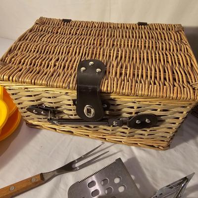 Grill Tools & Picnic Basket (K-JS)