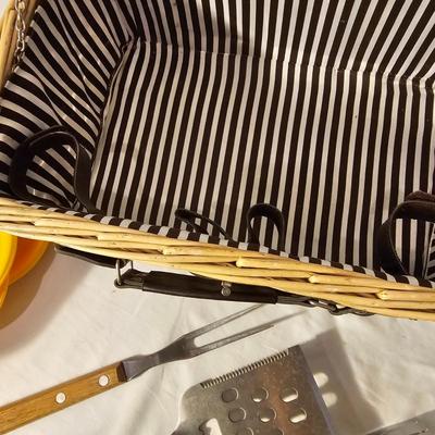 Grill Tools & Picnic Basket (K-JS)