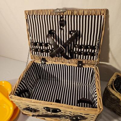 Grill Tools & Picnic Basket (K-JS)