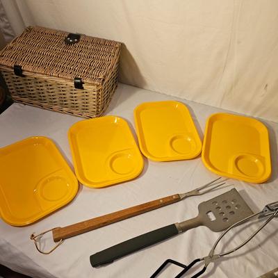 Grill Tools & Picnic Basket (K-JS)