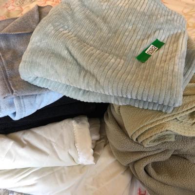 Throw Blankets / Shavel Electric Blanket / Bath Towels