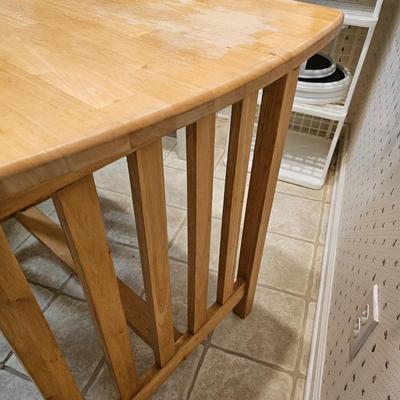 Small Wooden Table & Chairs (K-JS)