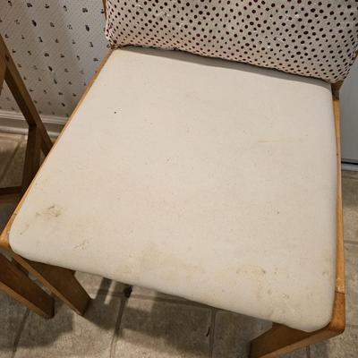 Small Wooden Table & Chairs (K-JS)