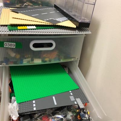 MEGA Lego Lot w/ containers (Many Star Wars)
