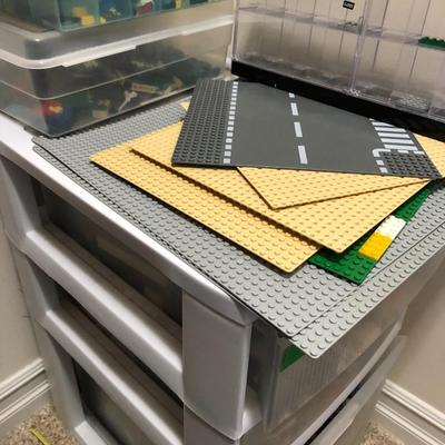 MEGA Lego Lot w/ containers (Many Star Wars)