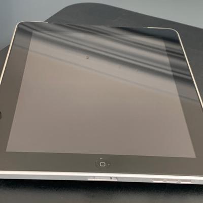 Generation 1 Apple iPad Model A 1337