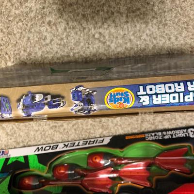New in Box; Clip-N-Roll Skates, Nerf Firetek Bow & 3 in 1 Spider & Solar Robot