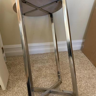 Chome Leg Round Table