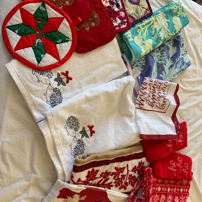 Hand Towels & Pot Holders Lot