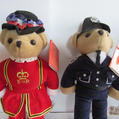 Lot 345: Softy Souvenirs of London, 3 Plush Bear Guards