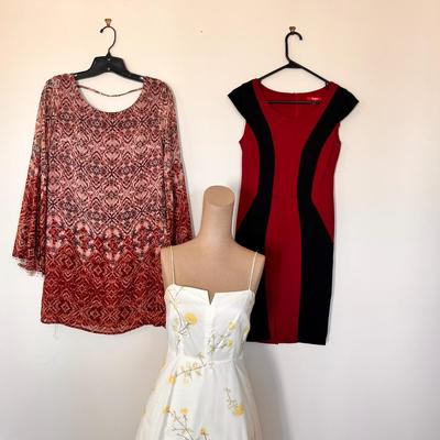 Lot Womenâ€™s Dresses Skirt Sz. SM