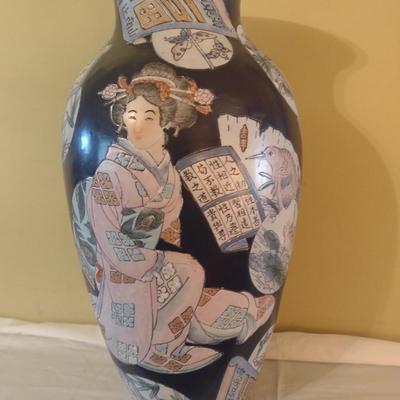 Ceramic Japanese Geisha Vase