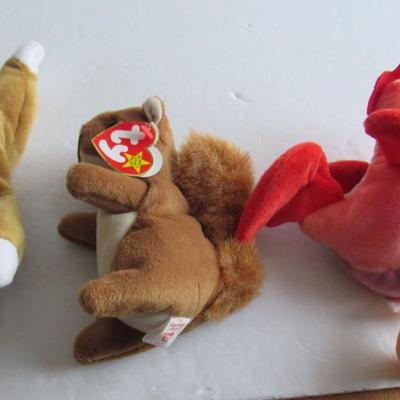 Lot 359: 3 Older Beanie Babies