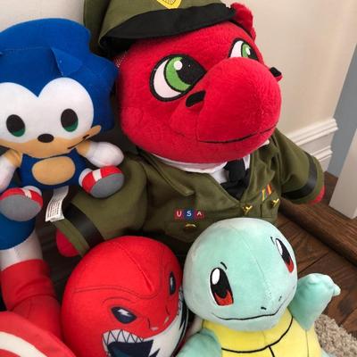 Collectible Plush Toys / Stuffed Characters