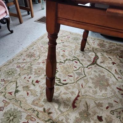 4 legged table with 2 pull out leaves