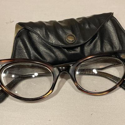 Vintage glasses, lighter, pen and keys holders