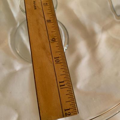 Glass cake dish with dome lid