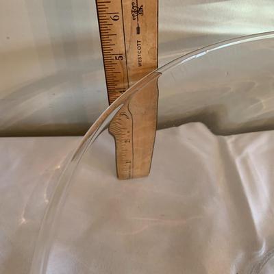 Glass cake dish with dome lid