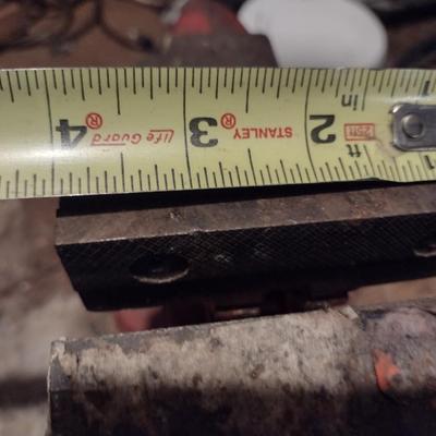 Craftsman 4" Benchtop Vise
