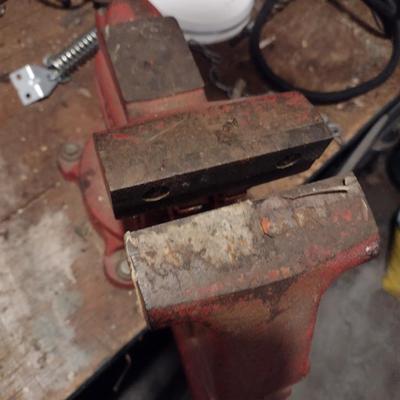 Craftsman 4" Benchtop Vise