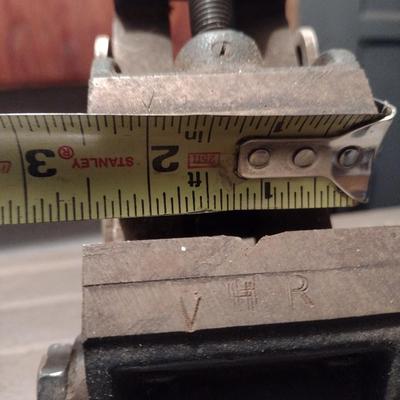 Adjustable Angle Machinist Bench Vise