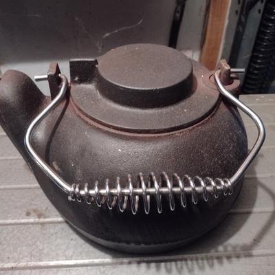 Cast Metal Stove Kettle Tiawan