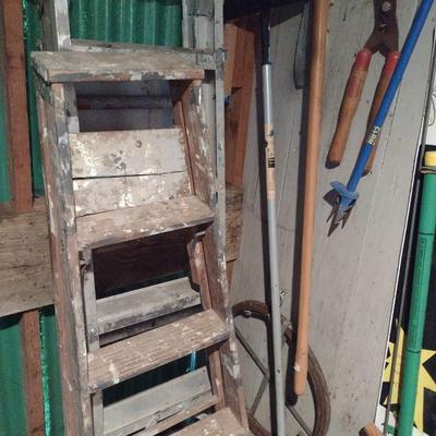 Collection of Hand Tools and Ladders (See All Pictures)
